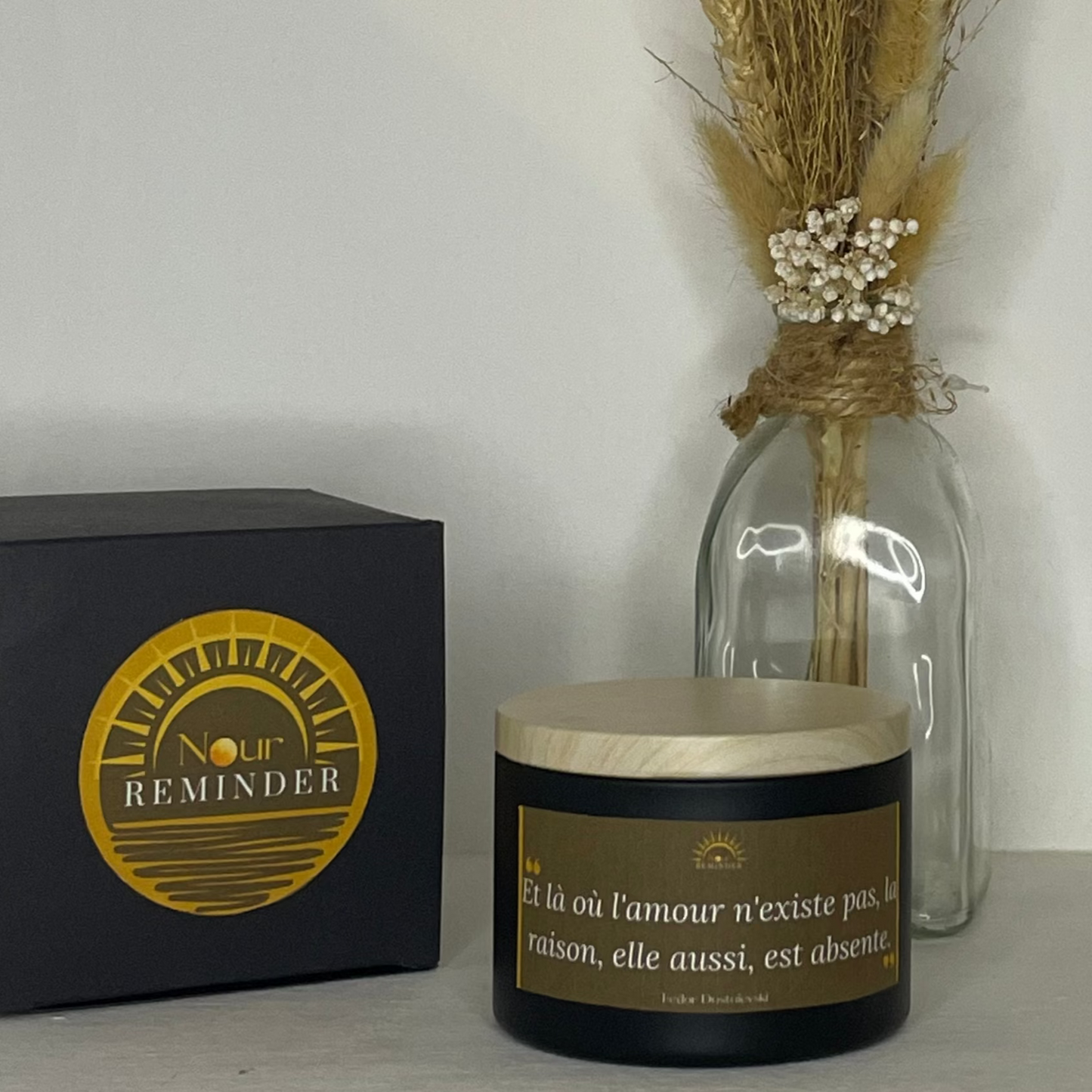 Bougie parfumée "Et là où l'amour n'existe pas, la raison, elle aussi, est absente"
