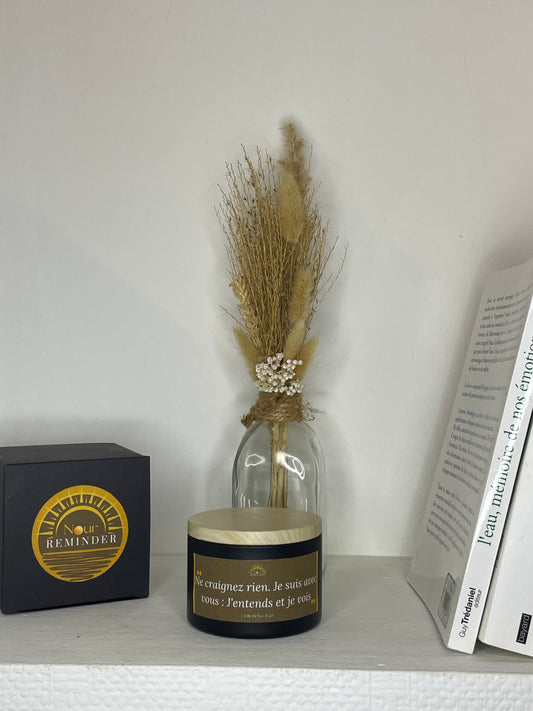 Bougie parfumée "Ne craignez rien. Je suis avec vous : J'entends et je vois"